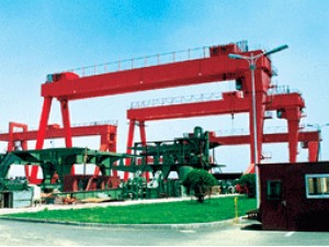 適應(yīng)露天貨場、造船廠、水電站等場所貨物的起吊。