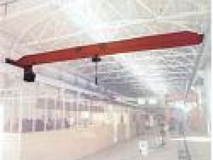 LDA型電動單梁起重機(jī)是在“LD”的基礎(chǔ)上進(jìn)行設(shè)計(jì)改進(jìn)的，較“LD型”具有結(jié)構(gòu)更加合理，整機(jī)剛性強(qiáng)的特點(diǎn)。